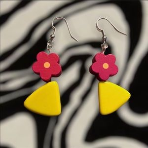 Super cute handmade flower power earrings